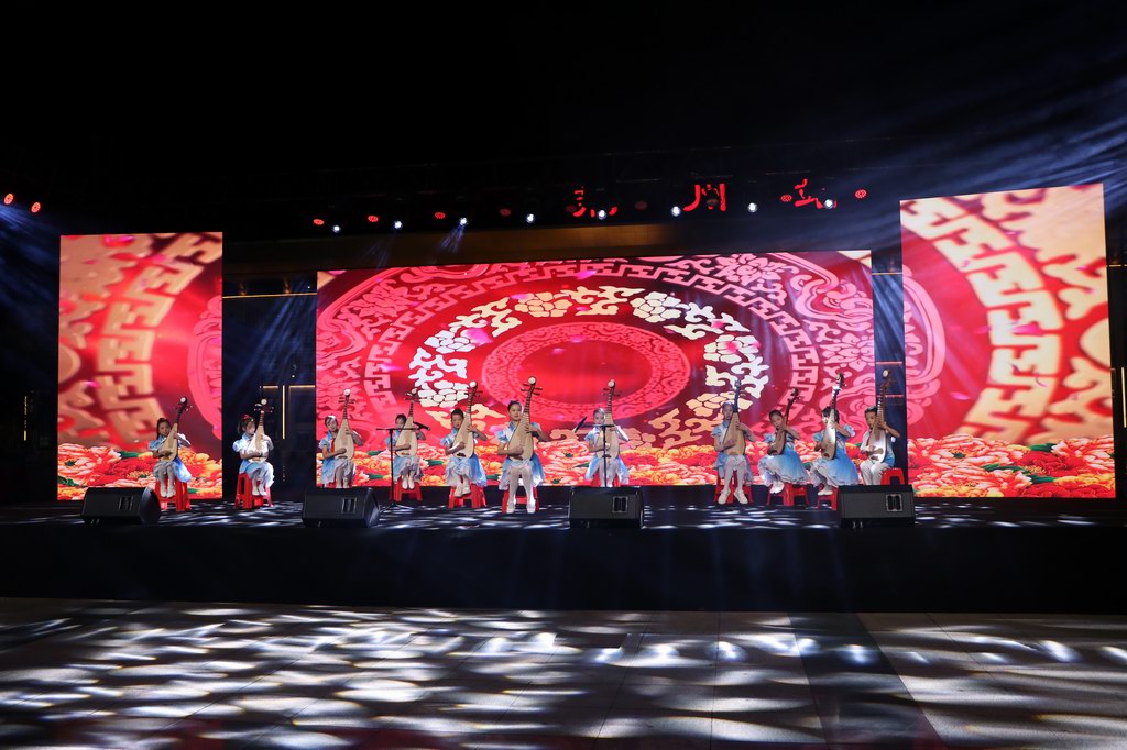 少儿琵琶合奏《我和我的祖国》（2025年9月19日荆楚四季村晚视频）