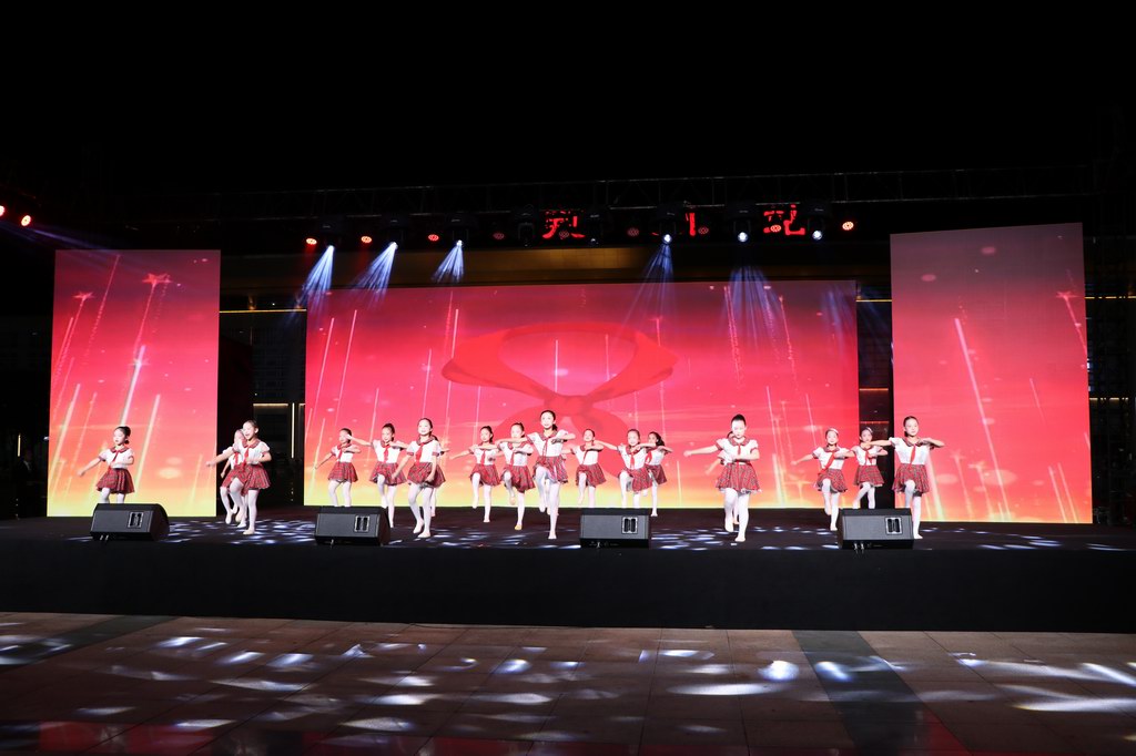 少儿歌舞《红领巾飘起来》（2025年9月19日荆楚四季村晚视频）