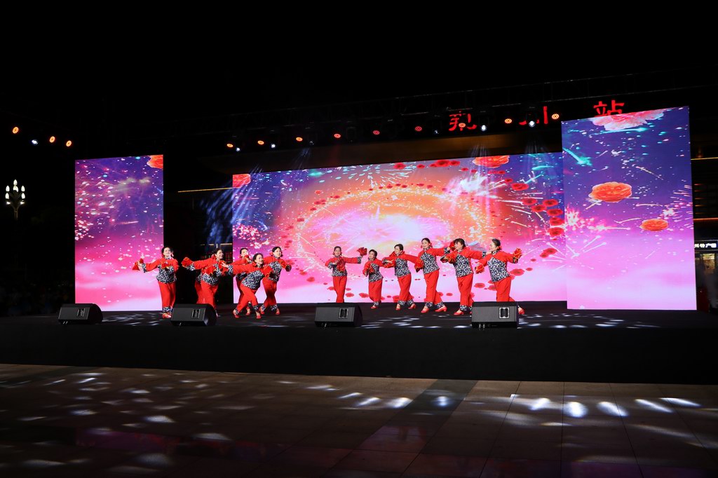 广场舞《爷爷奶奶和我们》（2025年9月19日荆楚四季村晚视频）