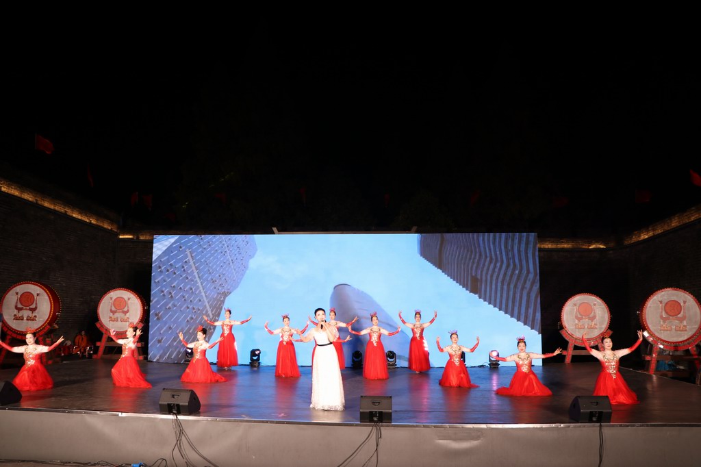 歌舞《我们的中国梦》（2025年9月24日荆楚四季村晚视频）